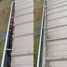 Gutter cleaning in the Greeneville, Tn area Image