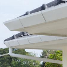 Gutter Cleaning vs. Gutter Brightening: What’s the Difference? Thumbnail